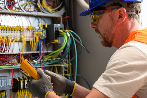 Best Licensed Electrician  in Astor, FL